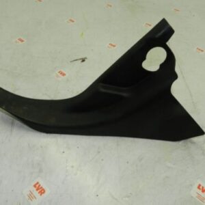 2014 LAND ROVER DISCOVERY 4 L319. LOWER SEAL PASSENGER SIDE A PILLAR