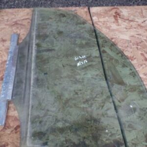 2000 MERCEDES BENZ E320 W210. PASSENGER FRONT WINDOW GLASS