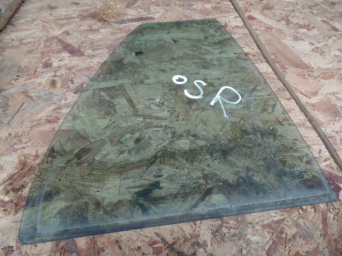 2000 MERCEDES BENZ E320 W210. DRIVER REAR WINDOW GLASS