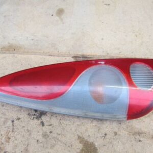 2000 TOYOTA YARIS VERSO, 1.3 PETROL  AUTOMATIC. NEARSIDE REAR LIGHT