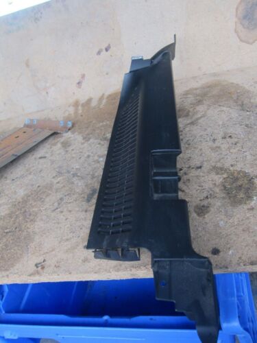 2006 BMW X5 E53. PARCEL SHELF TRIM