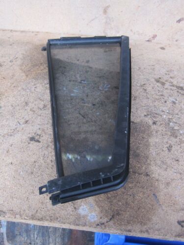 2003 HYUNDAI SANTA FE MK1 2.7 V6 PETROL. PASSENGER SIDE REAR GLASS - Image 2