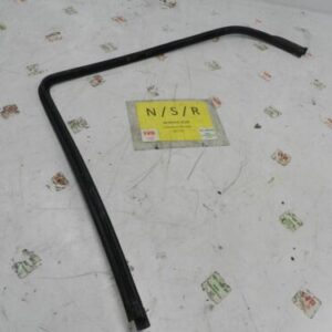 2002 MERCEDES BENZ E CLASS W210. PASSENGER SIDE REAR DOOR WINDOW TRIM CHROME