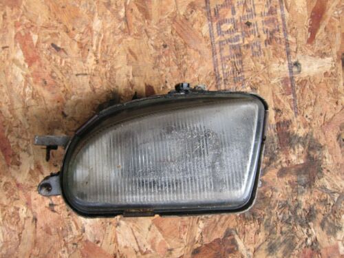 MERCEDES E320 W210 ESTATE. FRONT BUMPER FOGLIGHT