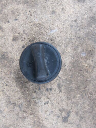1998 MERCEDES BENZ SLK CONVERTIBLE. OIL CAP