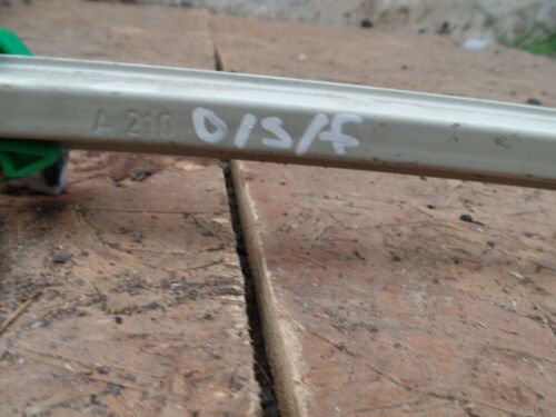 2000 MERCEDES BENZ E320 W210. DRIVER SIDE FRONT WINDOW RUNNER