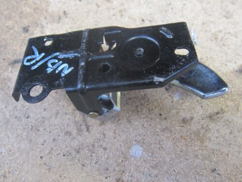 2003 HYUNDAI SANTA FE MK1 2.7 V6 PETROL. PASSENGER SIDE REAR DOOR HANDLE NEAR - Image 2