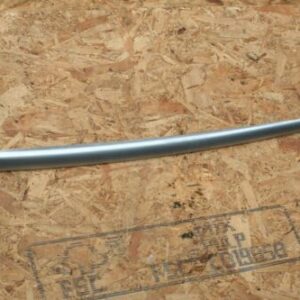 2006 MERCEDES ML 320 CDI W164. OSF DRIVER SIDE FRONT SILVER DOOR CARD TRIM