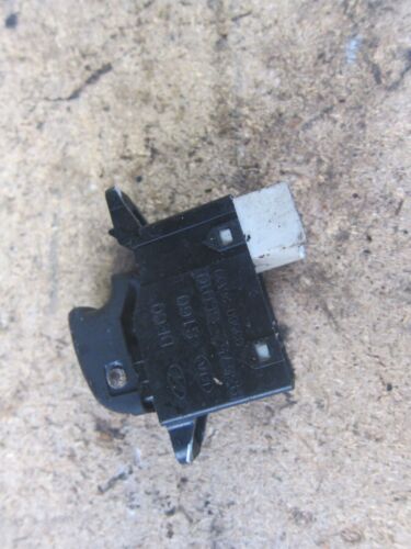 2003 HYUNDAI SANTA FE MK1 2.7 V6 PETROL. PASSENGER SIDE REAR WINDOW SWITCH - Image 2