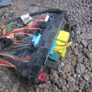 MERCEDES W210 E CLASS SALOON. FUSE BOX BOARD