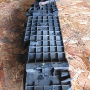 2011 RANGE ROVER VOGUE L322. RADIATOR PLASTIC SURROUND TRIM