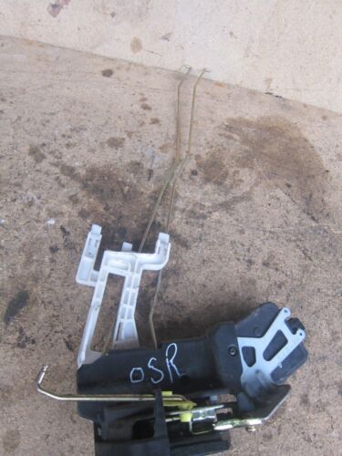 2003 HYUNDAI SANTA FE MK1 2.7 V6 PETROL. DRIVER SIDE REAR DOOR LOCK OFF SIDE OSR - Image 3