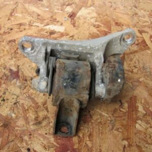 2002 HONDA CRV MK 2. ENGINE MOUNT