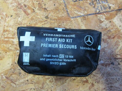 1996 MERCEDES BENZ E320 W210 ESTATE. EMERGANCY FIRST AID KIT
