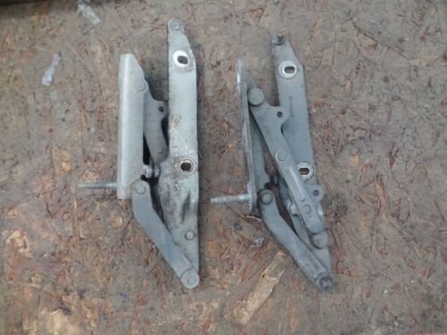 2008 LAND ROVER DISCOVERY 3. BONNET HINGES