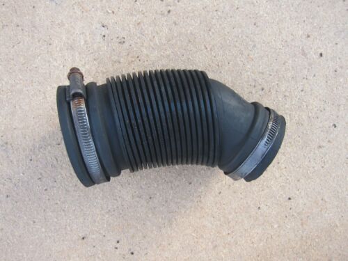 2007 VAXHALL ZAFIRA MK2 1.9 DIESEL. AIR INTAKE PIPE