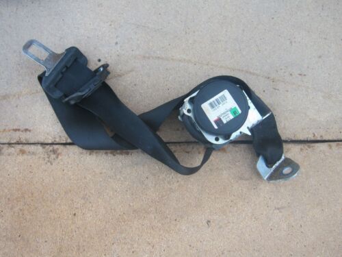 2007 VAXHALL ZAFIRA MK2 1.9 DIESEL. DRIVER SIDE REAR SEATBELT