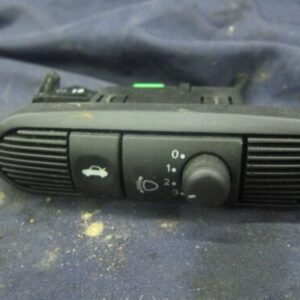 JAGUAR XJ8 3.2 V8 PETROL AUTOMATIC. BOOT BUTTON HEADLIGHT ADJUSTER