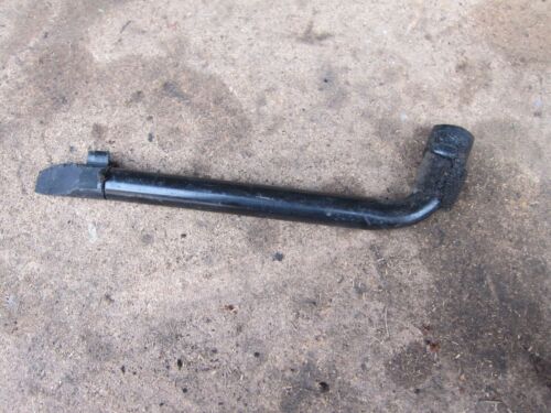 1998 MERCEDES BENZ SLK CONVERTIBLE. WHEEL BRACE