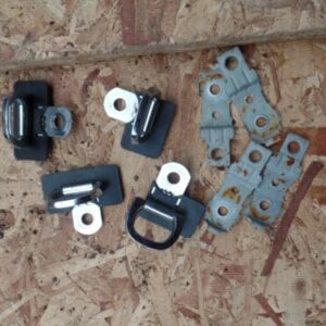 2002 AUDI A2. 1.4 PETROL. BOOT HOOCKS LUGGAGE STRAPS