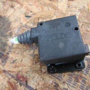 1994 JAGUAR XJ6 3.2 AUTOMATIC. BOOT LOCK ACTUATOR
