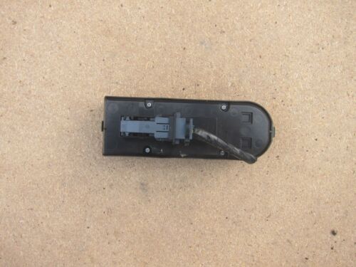 2007 VAXHALL ZAFIRA MK2 1.9 DIESEL. MIRROR AND WINDOW SWITCHES