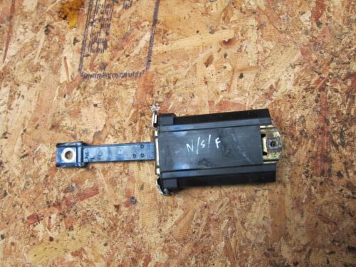 1996 MERCEDES BENZ E320 W210 ESTATE. N/S/F PASSENGER FRONT DOOR STAY