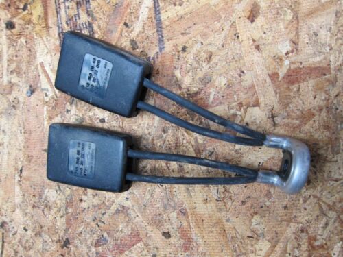 1996 MERCEDES BENZ E320 W210 ESTATE. SEAT BELT CLIP LATCH