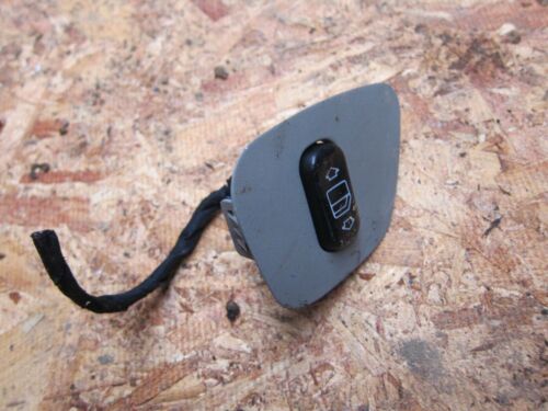1996 MERCEDES BENZ E320 W210 ESTATE. REAR WINDOW SWITCH