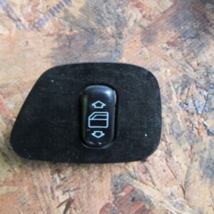 MERCEDES E320 W210 ESTATE. REAR ELECTRIC WINDOW SWITCH