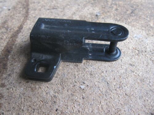 2006 BMW X5 E53. SEAT BRACKET HOUSING LATCH