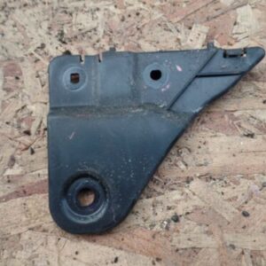 2002 AUDI A2. 1.4 PETROL. PASSENGER SIDE BUMPER MOUNT BRACKET 8Z0807375B