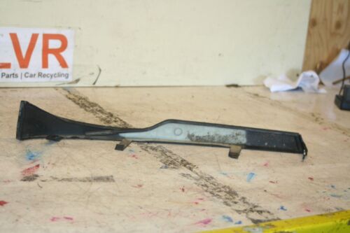 2004 BMW 318CI E46 CONVERTIBLE. HEADLIGHT TRIM IN BLACK PASSENGER SIDE - Image 2