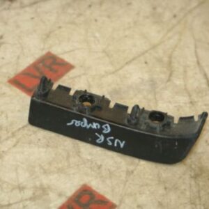 2015 RANGE ROVER SPORT L494. PASSENGER REAR BUMPER BRACKET MOUNT
