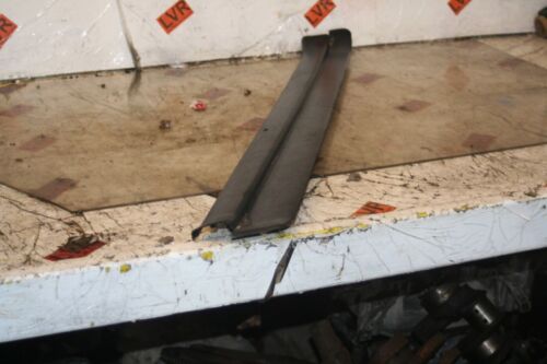 TOYOTA CELICA GEN6 ST202 2.0 PETROL. PASSENGER SIDE LOWER SEAL TRIM