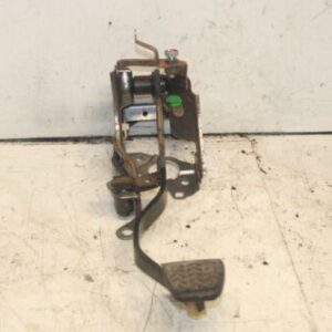 2006 TOYOTA YARIS 1.0. CLUTCH PEDAL