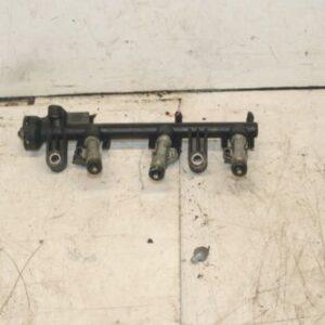 2006 TOYOTA YARIS 1.0. PETROL FUEL INJECTORS AND FUEL RAIL 1.0