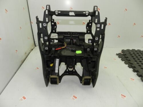 2014 LAND ROVER DISCOVERY 4 L319. CENTRE CONSOLE BRACKET FRAME