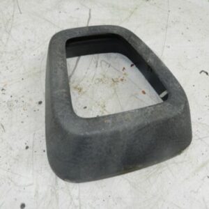 FORD GRANADA MK3 SALOON. GEAR SELECTOR SURROUND