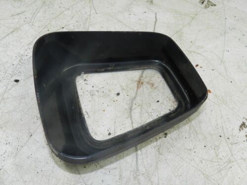 FORD GRANADA MK3 SALOON. GEAR SELECTOR SURROUND - Image 2