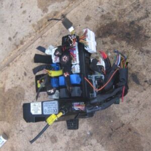 2003 HYUNDAI SANTA FE MK1 2.7 V6 PETROL. FUSE BOX