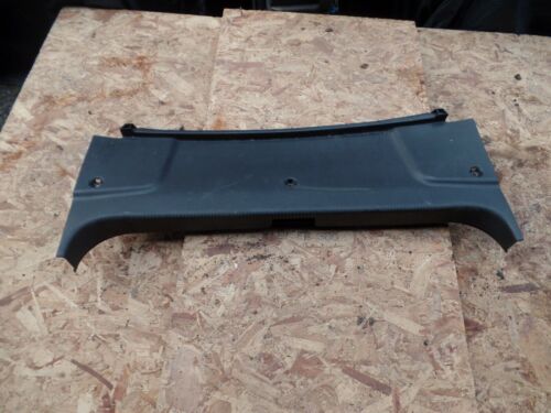 2002 AUDI A2. 1.4 PETROL. BOOT LOWER TRIM