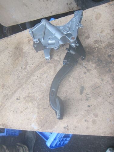 2006 BMW X5 E53. BRAKE PEDAL