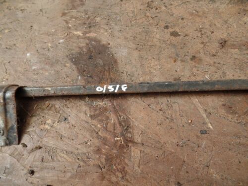 ROVER P4. DRIVER SIDE FRONT WINDOW RUNNER GUIDE