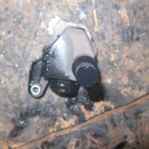 2008 LAND ROVER DISCOVERY 3. 4R8Q60714AB OIL PIPE SEPERATOR