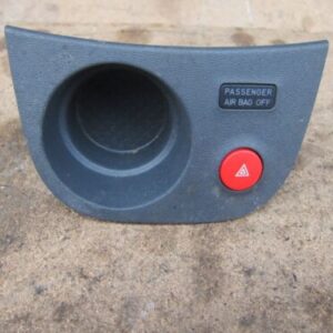 2006 SEAT LEON MK2 1.6 PETROL. HAZARD SWITCH CUP HOLDER