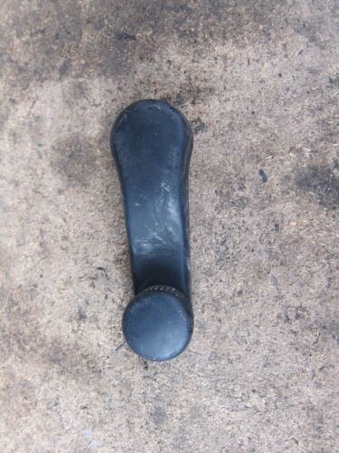 2006 SEAT LEON MK2 1.6 PETROL. MANUAL WINDOW WINDER ARM - Image 2