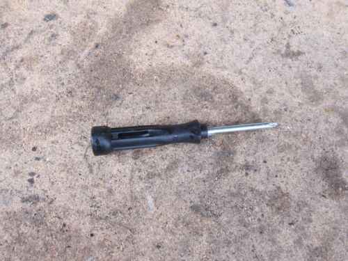 2006 SEAT LEON MK2 1.6 PETROL. EMERGENCY SCREWDRIVER