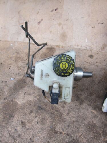 1998 MERCEDES BENZ SLK CONVERTIBLE. BRAKE MASTER CYLINDER - Image 2