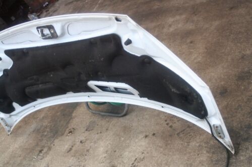 FORD TRANSIT MK7. WHITE BONNET SCRATCHED/STORAGE MARKS - Image 4